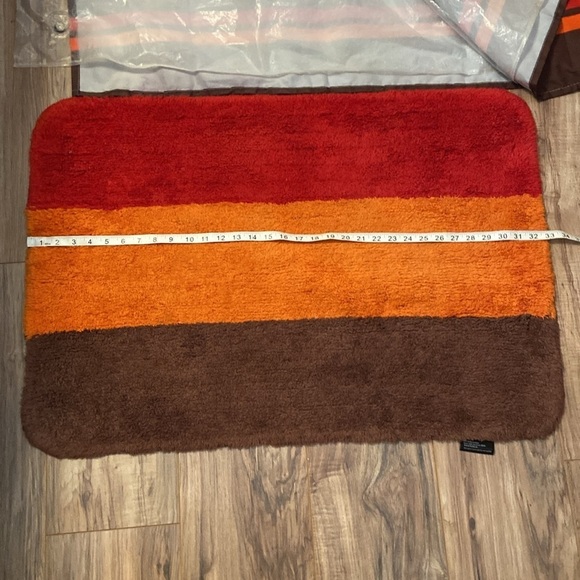 Shower curtain, liner and bath mat - Picture 8 of 11